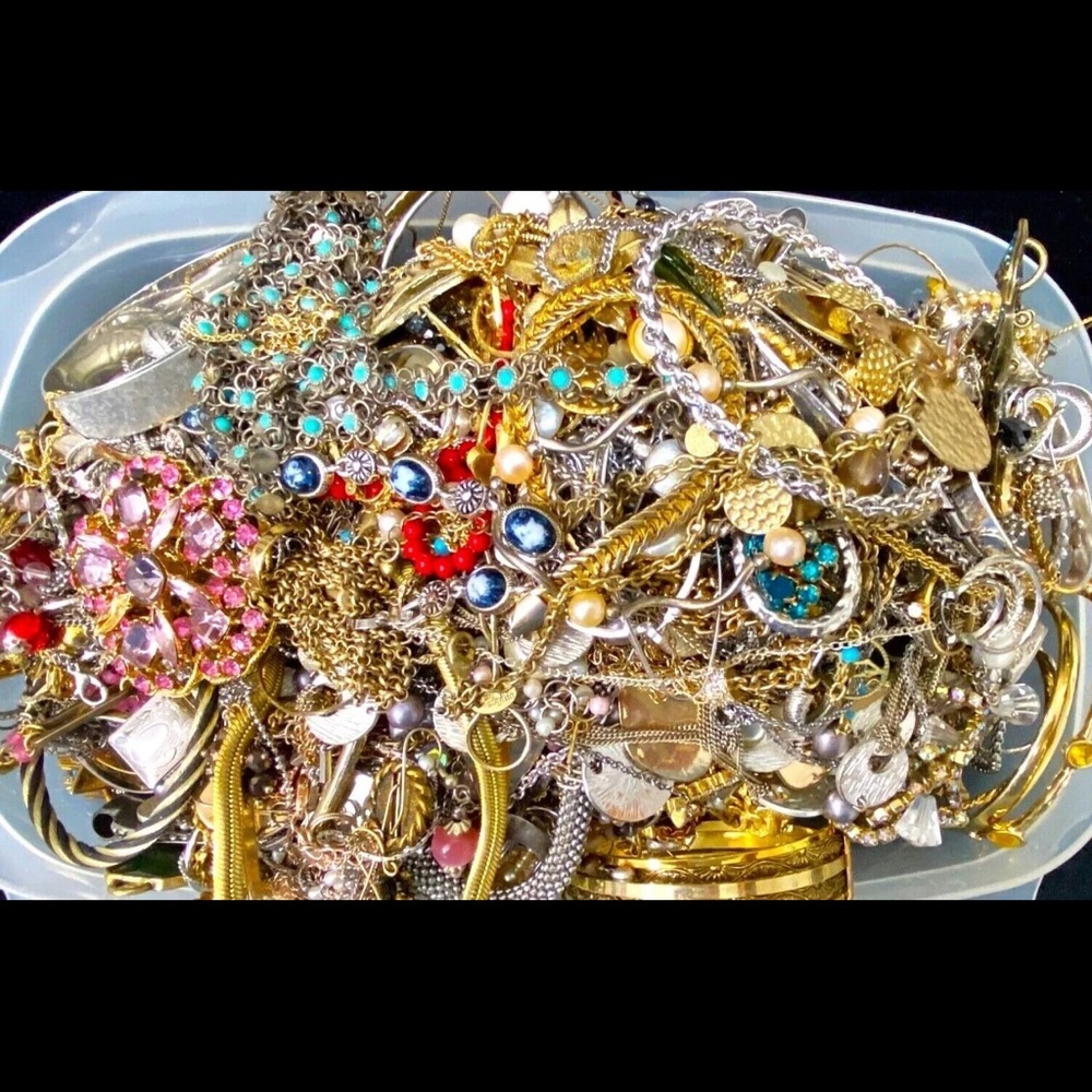BDJ 3 LB Wearable Jewelry Lot • Vintage/Modern Mix • Repair/Craft Backup Resell - Picture 6 of 7
